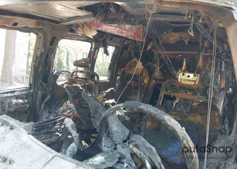 2003 Chevrolet Express Upfitter z USA, uszkodzony, nr VIN 1GBFG15T531101326